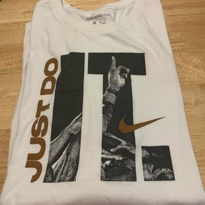 Mens Nike shirt